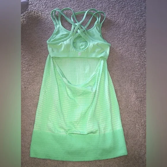 Athleta Mind Over Matter Pixel Tank XS Lily Pad Green Built In Bra Athletic Top - Picture 5 of 13